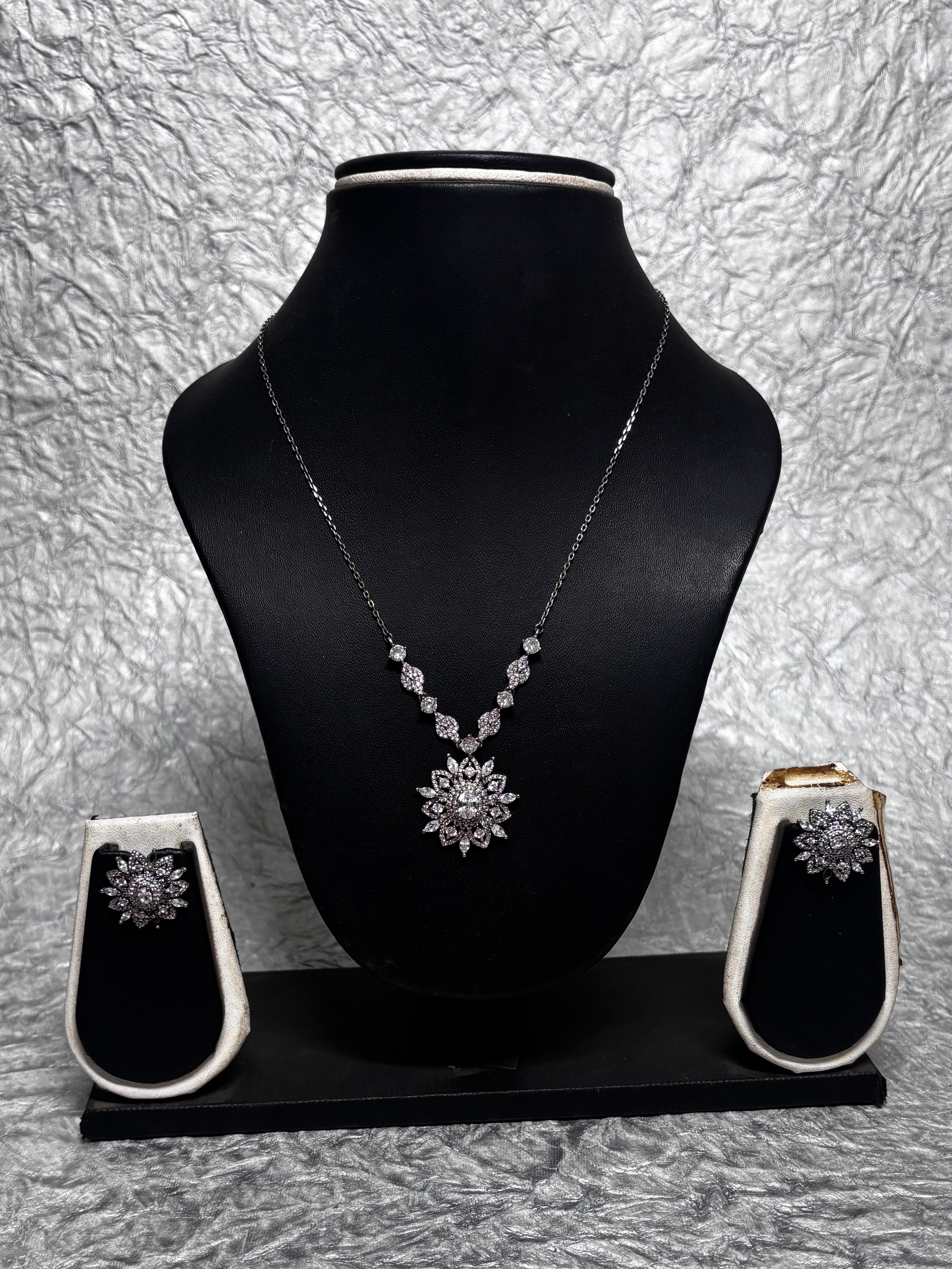 Minimal Silver Chain Necklace